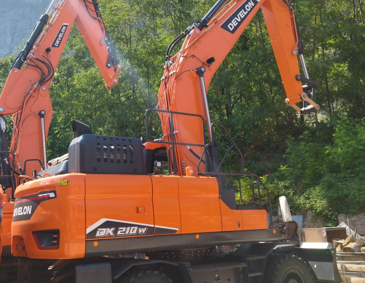 /images/sections/catalog/excavators/wheeled/DX210W-7B/DX210W-7B-04.jpg